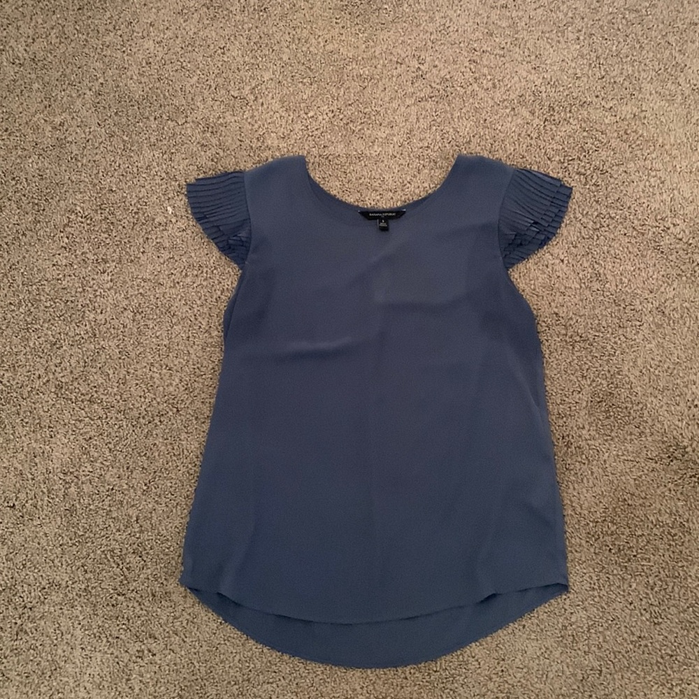 Banana Republic flutter sleeve blouse size small